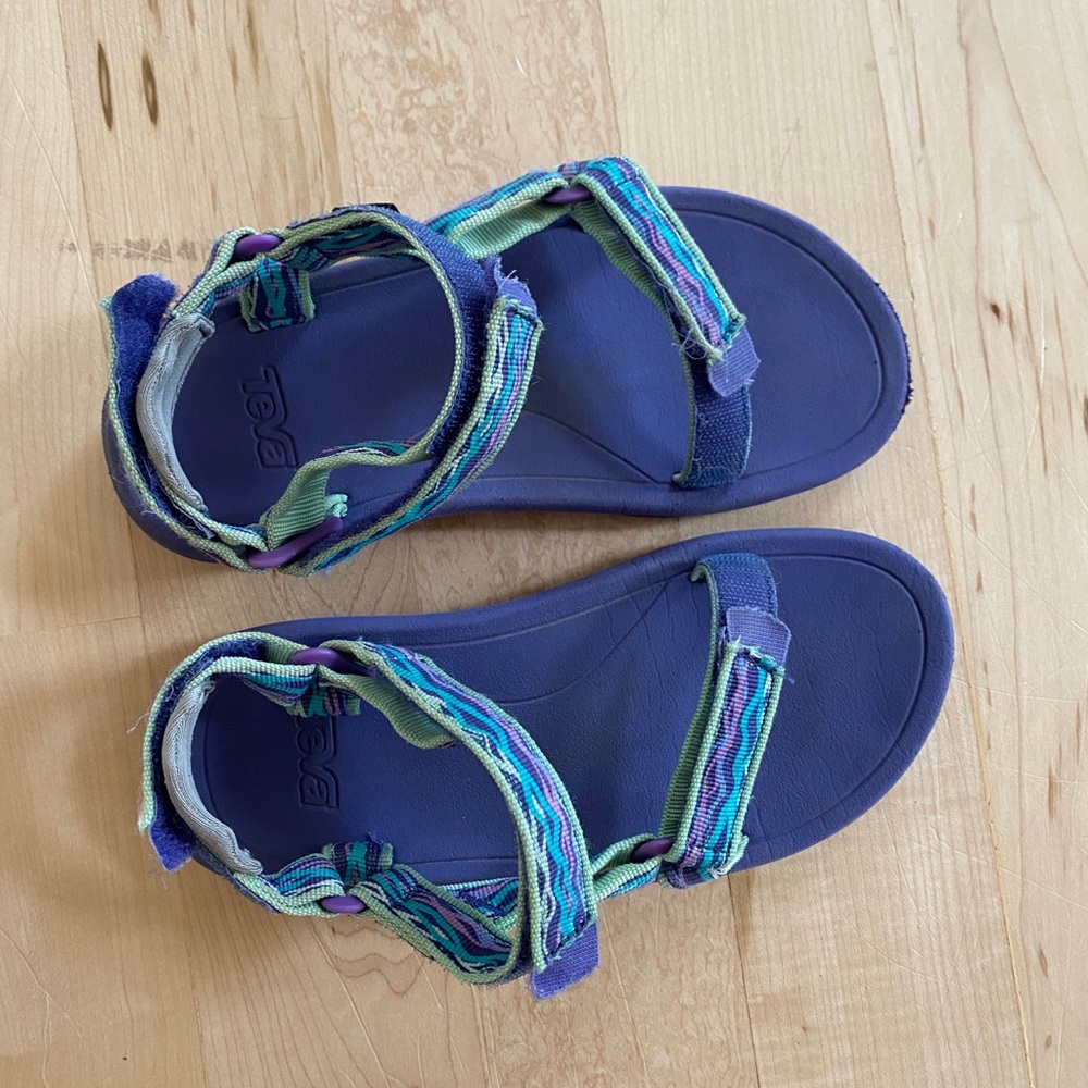 Teva girls sandals size 2Y